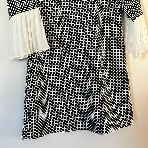 Black and White Mini Dress with Pleated Sleeves - Picture 2 of 8